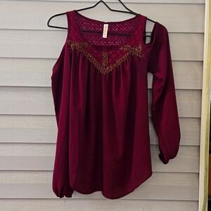 Off the shoulder cutout long sleeve